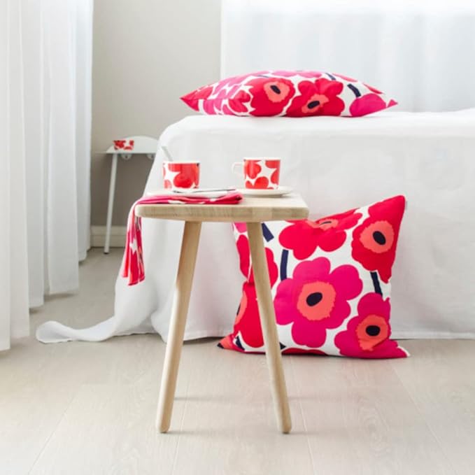 Marimekko - Queen Comforter Set, Cotton Bedding with Matching Shams, Lightweight Home Decor for All Seasons (Unikko Red, Queen)