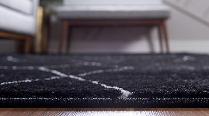 Unique Loom Trellis Frieze Collection Area Rug - Geometric (7' 1" x 10', Black/ Ivory)