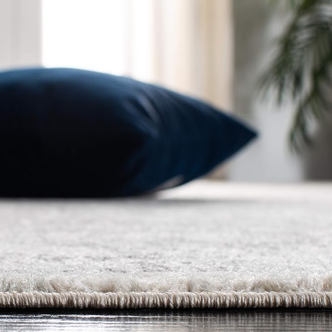 SAFAVIEH Evoke Collection Area Rug - 3' Round, Ivory & Grey, Distressed Design, Non-Shedding & Easy to Clean, Ideal for Foyer, Bedroom, Accent Space (EVK256F)