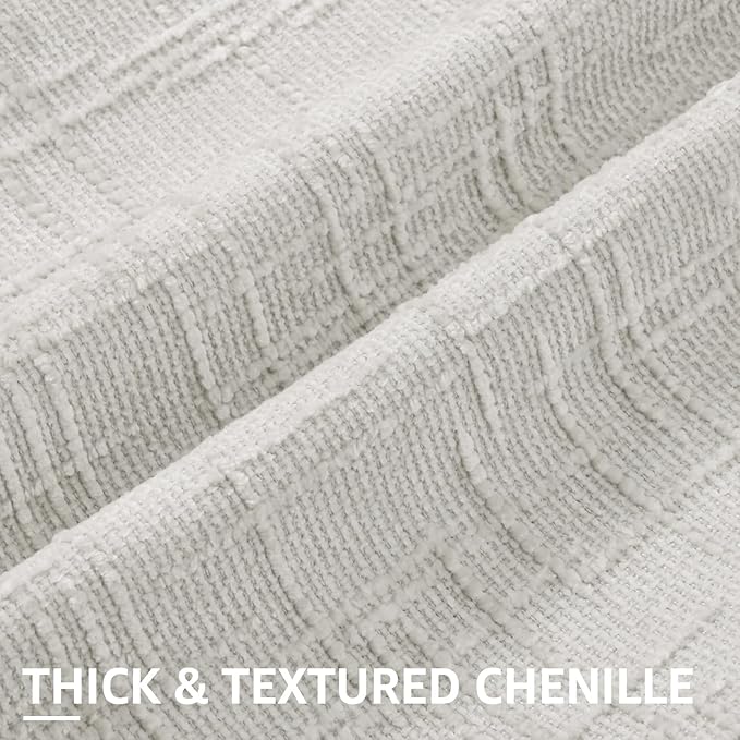 decorUhome Light Grey Chenille Throw Pillow Covers 18x18 Set of 2 Thick Textured Slubby Couch Pillow Covers Farmhouse Accent Modern Neutral Decorative Pillow Cases for Bed Sofa Living Room