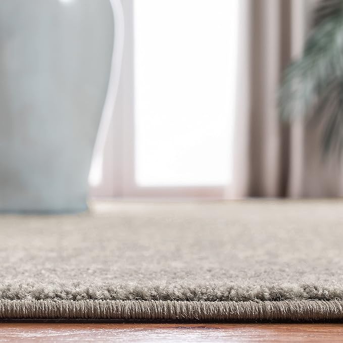 SAFAVIEH Evoke Collection Runner Rug - 2'2" x 17', Silver & Ivory, Distressed Design, Non-Shedding & Easy to Clean, Ideal for Foyer, Bedroom, Kitchen, Hallway (EVK256S)