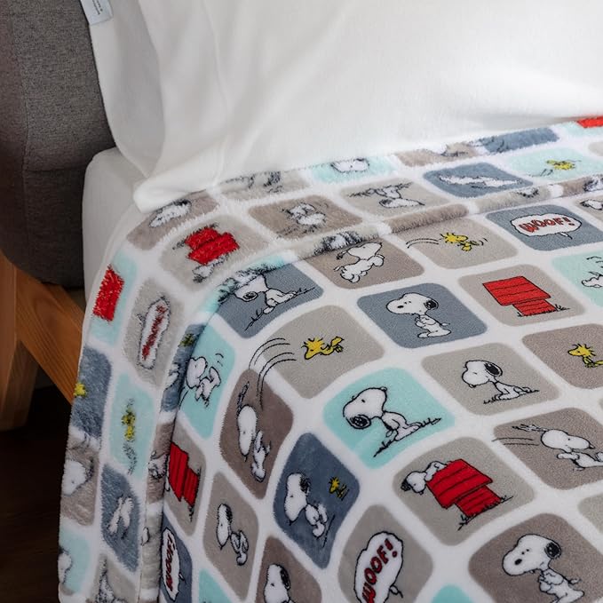 Berkshire Blanket Peanuts® VelvetLoft® Cute Character Snoopy Plush Blanket,Woof Blue,Twin 60 in x 90 in (Official Peanuts® Product)