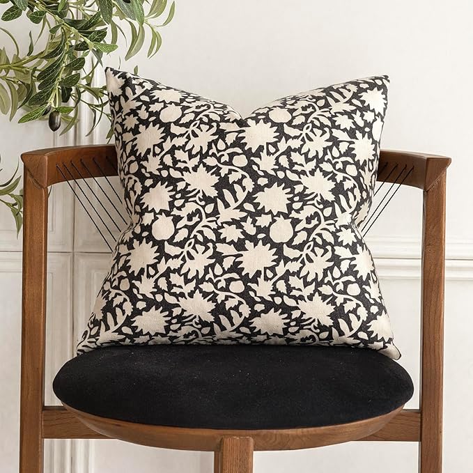 Foindtower Set of 2 Decorative Neutral Floral Throw Pillow Covers Accent Farmhouse Cushion Covers Boho Vintage Pillowcase for Couch Sofa Bedroom Living Room Home Decor18×18 Inch,Black