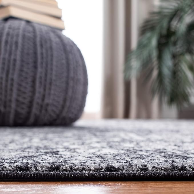 SAFAVIEH Evoke Collection 4' x 6' Black / Grey EVK256R Oriental Distressed Non-Shedding Living Room Bedroom Accent Rug