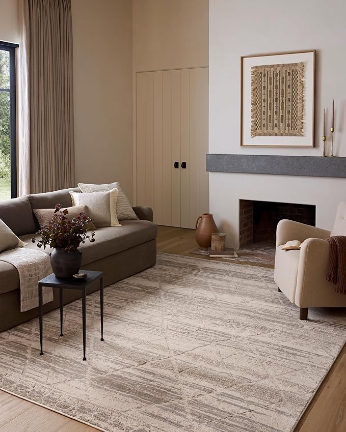Loloi Amber Lewis Monty Collection MOT-02 Ivory/Natural 4'-0" x 6'-0", .50" Pile Height, Accent Rug