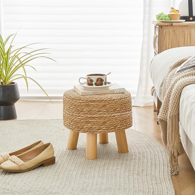Round Ottoman Natural Seagrass Footstool, Round Footstool with 4 Wood Legs, Hand Woven Round Footstool Sofa Stool, Multifunctional Modern Dressing Stool, Sofa Side Table for Bedroom (Nature)