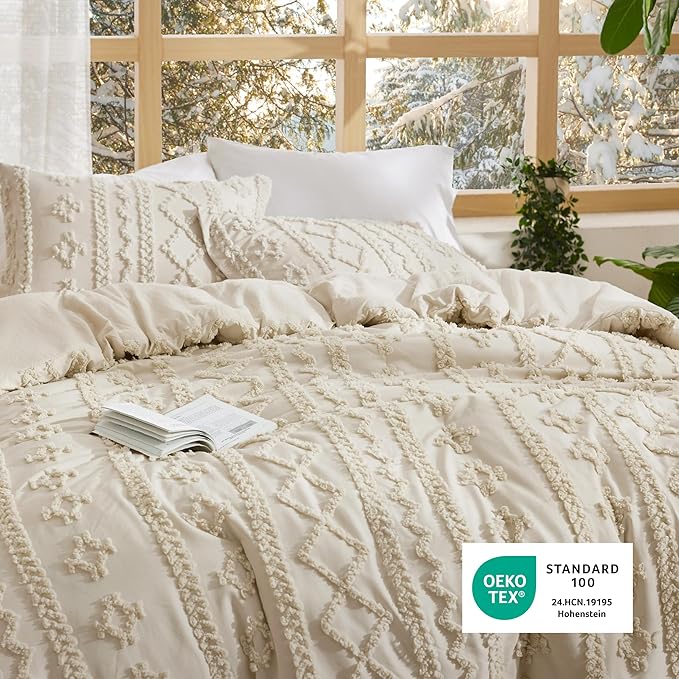 Bedsure Tufted Boho Comforter Set Full Size - Beige Boho Bed Set, GentleSoft™ 3 Pieces Farmhouse Shabby Chic Embroidery Bedding, Gifts for Woman, Soft Jacquard Full Comforter for All Seasons