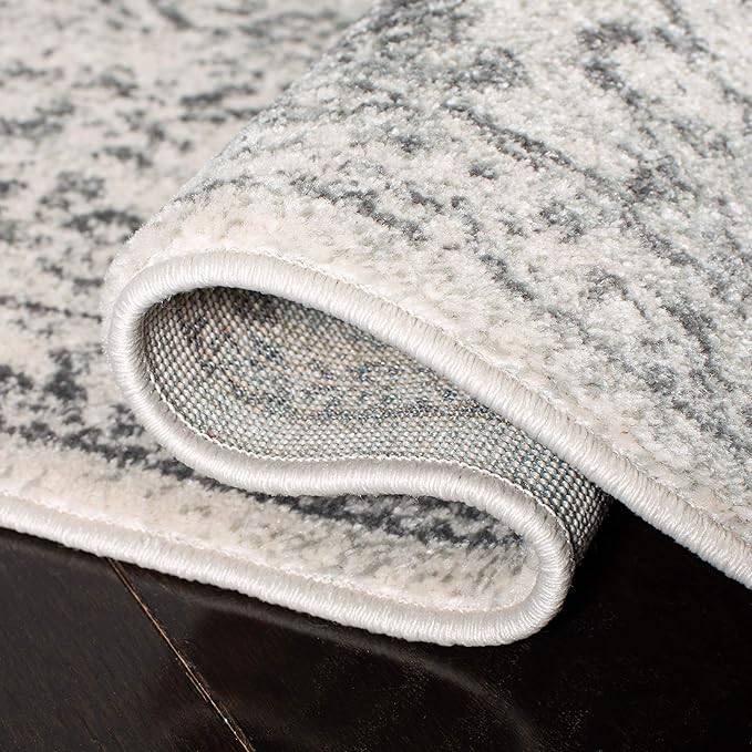SAFAVIEH Evoke Collection Area Rug - 3' Round, Ivory & Grey, Distressed Design, Non-Shedding & Easy to Clean, Ideal for Foyer, Bedroom, Accent Space (EVK256F)