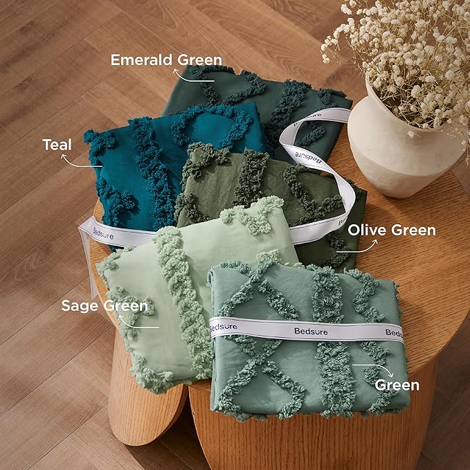 Bedsure Tufted Boho Comforter Set King Size - Sage Green Boho Bed Set, GentleSoft™ 3 Pieces Farmhouse Shabby Chic Embroidery Bedding, Gifts for Woman, Soft Jacquard King Comforter for All Seasons