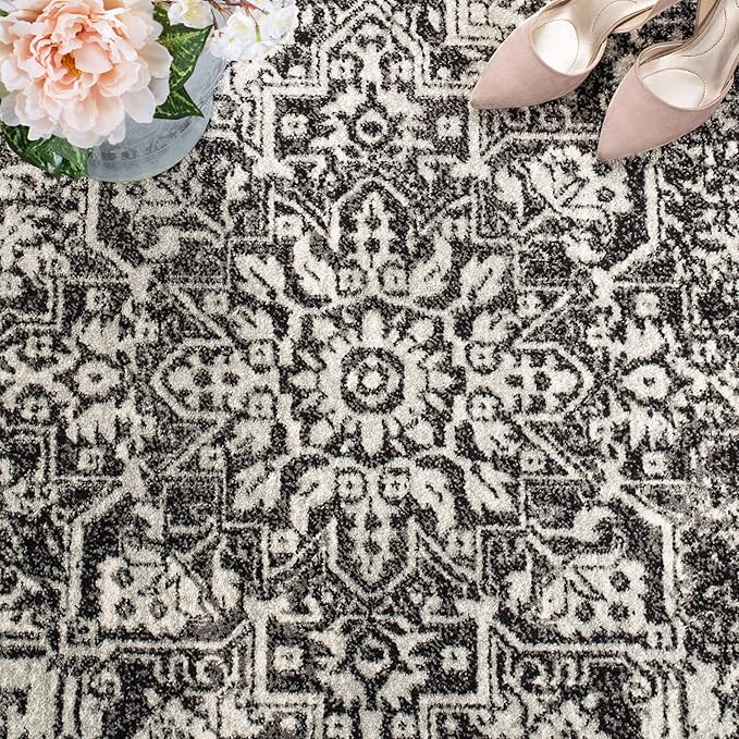 SAFAVIEH Area Rug 8x10 - Evoke Collection - Large - Black & Grey, Distressed Design, Non-Shedding & Easy Cleaning, Ideal for Living Room, Bedroom, Dining Space (EVK256R)